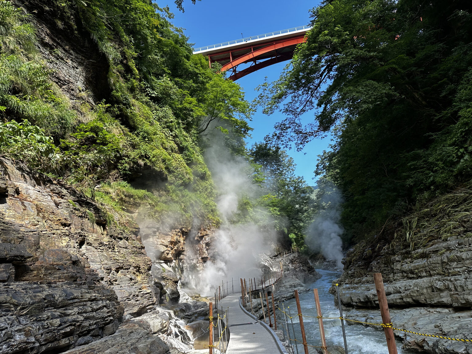 ゆかりジャーナル | 【実体験レビュー】小安峡大噴湯は行く価値ある?所要時間・注意点・見どころを徹底解説